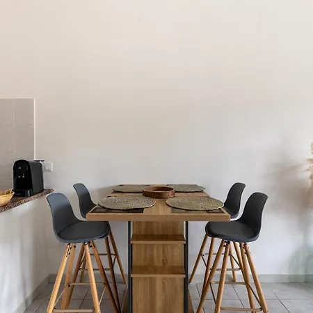 With Air Conditioning And Terrazzo Castelsardo