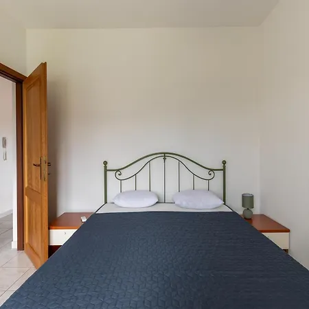 With Air Conditioning And Terrazzo Apartament Castelsardo